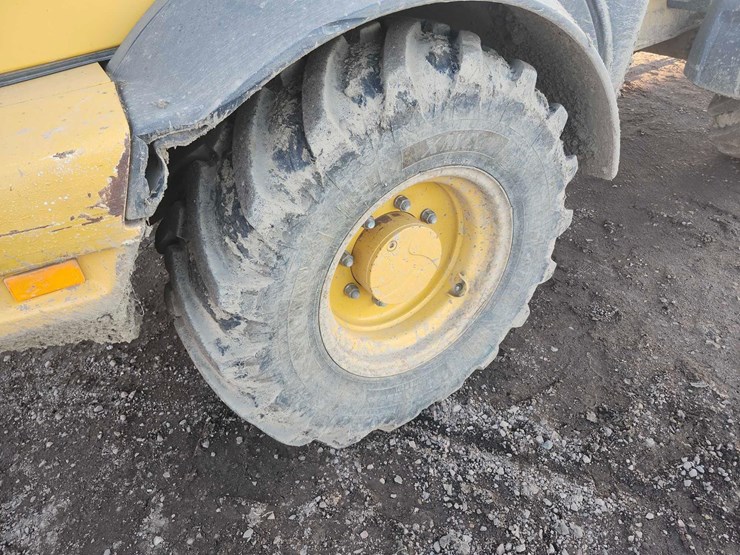 john-deere-324-image-17