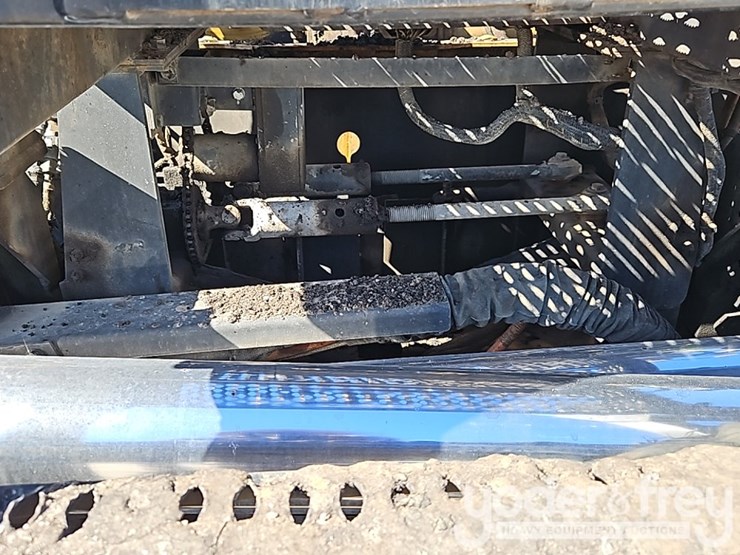 2012-caterpillar-ap-655d-image-22