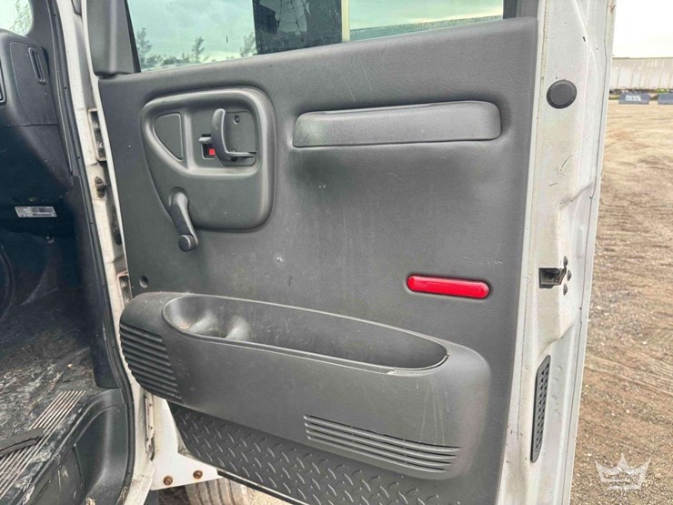 2005-chevrolet-c4500-altec-bucket-truck-image-25