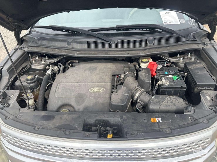 2015-ford-explorer-image-43