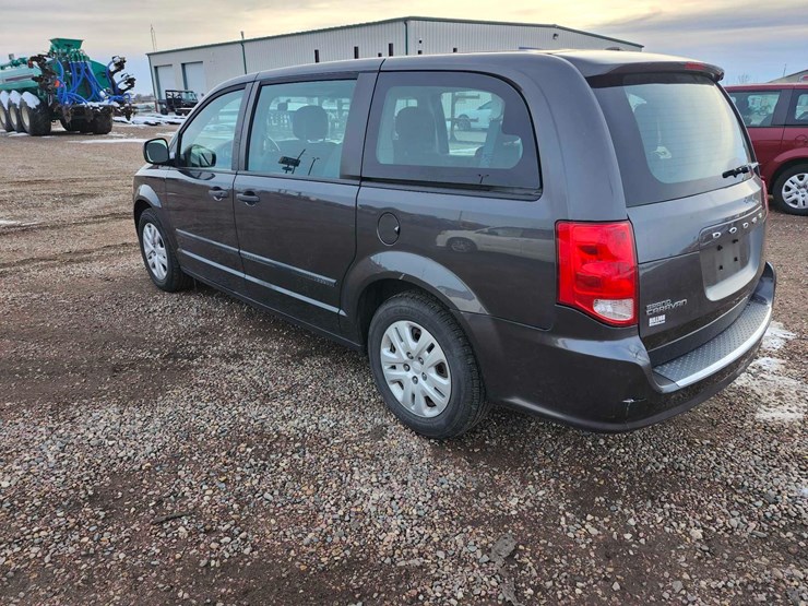 2015-dodge-grand-caravan-image-4