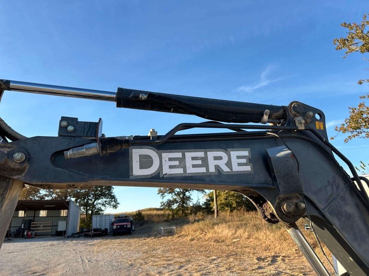 2013-deere-27d-image-18