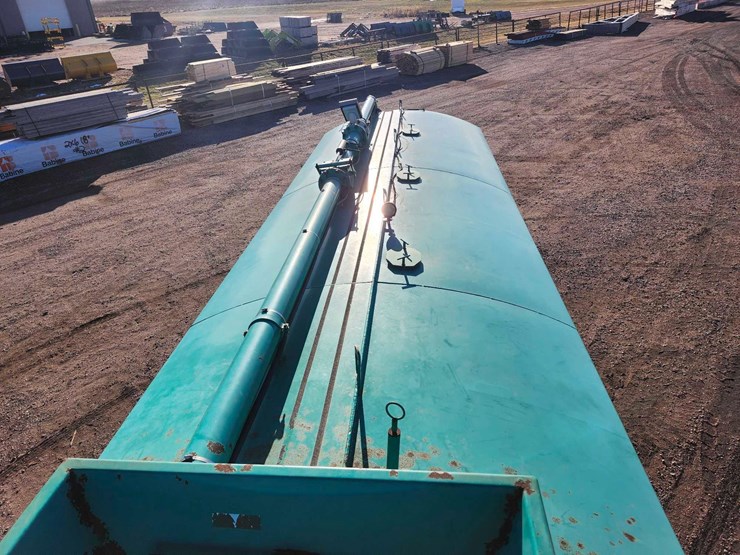 2013-gea-houle-7300-manure-tanker-image-10