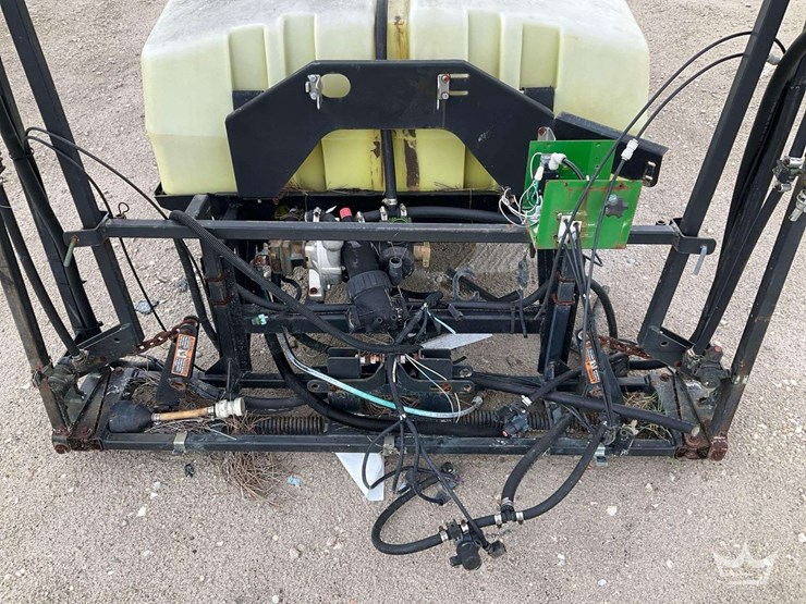 john-deere-hd300-sprayer-attachment-image-4