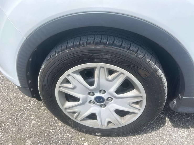 2015-ford-escape-image-27