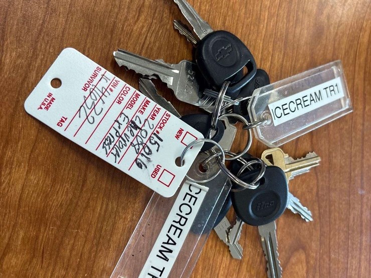 2008-chevrolet-express-box-truck-image-31