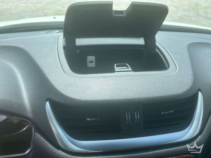 2013-chevrolet-traverse-image-25