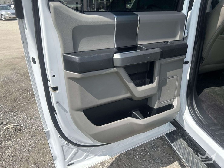 2016-ford-f150-image-17