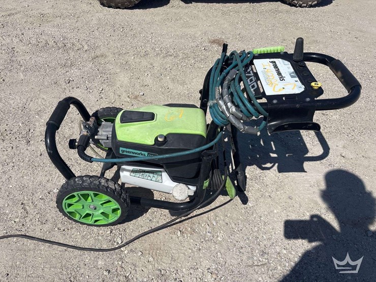 greenworks-2700psi-portable-pressure-washer-image-2