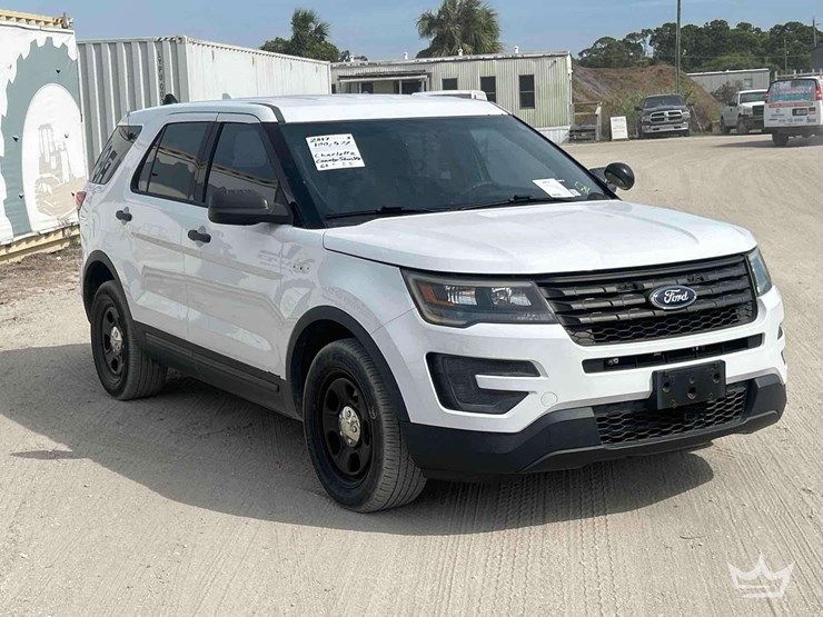2017-ford-explorer-image-2