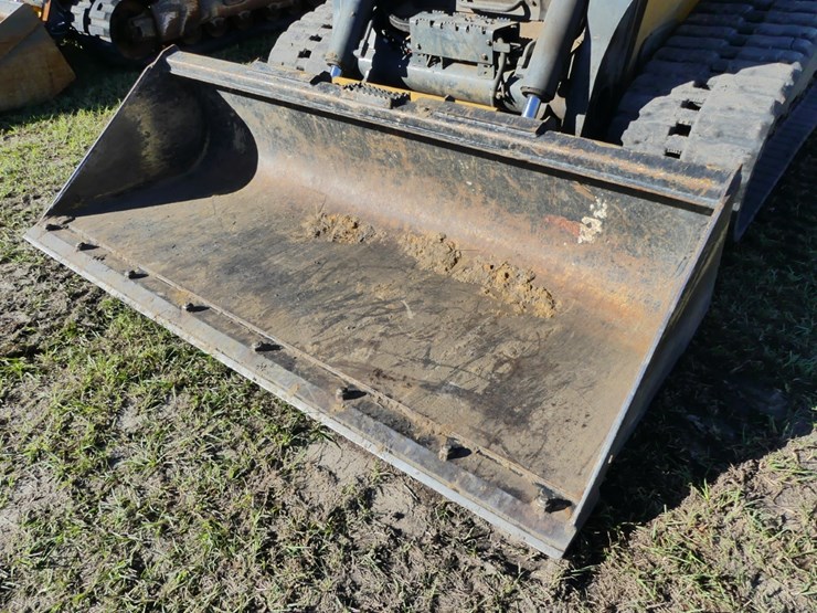 2024-deere-333d-image-11