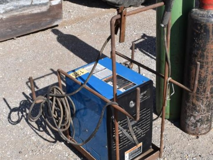 miller-225-electric-welder-image-2