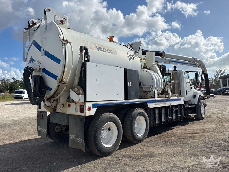 2009-international-7400-image-3