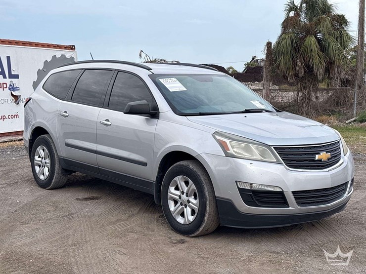 2015-chevrolet-traverse-image-2