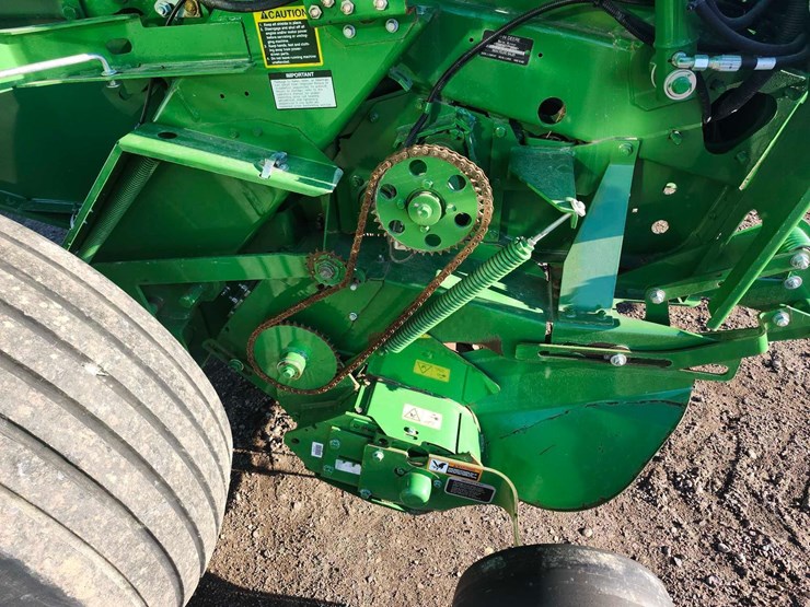 2023-john-deere-560m-image-40