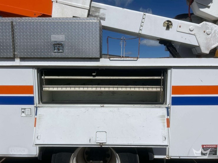 2006-international-durastar-4300-image-29