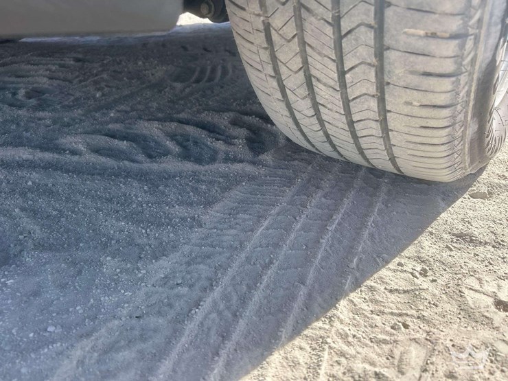 2016-ford-explorer-image-34