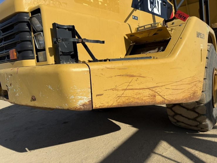 2010-caterpillar-740-image-63