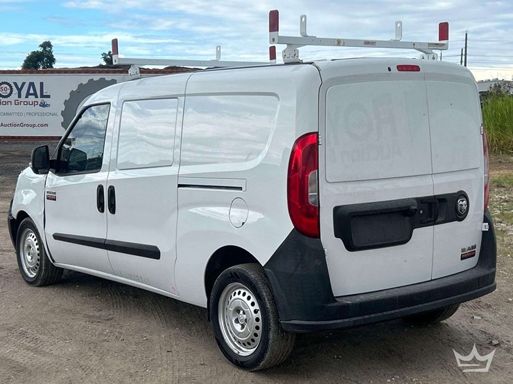 2021-ram-promaster-city-image-4