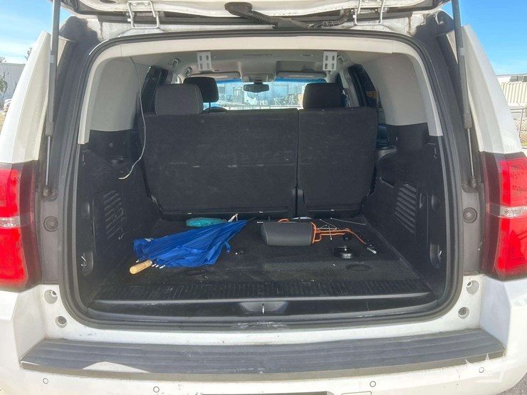 2017-chevrolet-tahoe-image-10