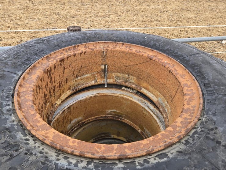 #5922-•-(5)-12.00-r-24-tires-&-rims-image-5