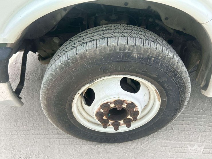 2015-chevrolet-express-4500-image-18