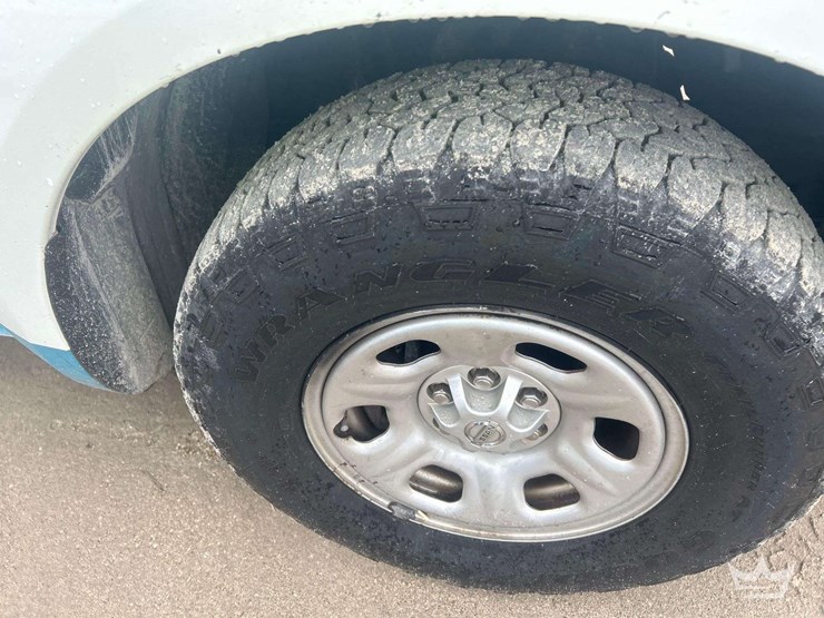 2016-nissan-frontier-image-23