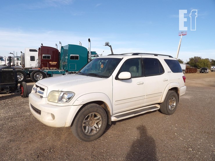 2005-toyota-sequoia-limited-image-2