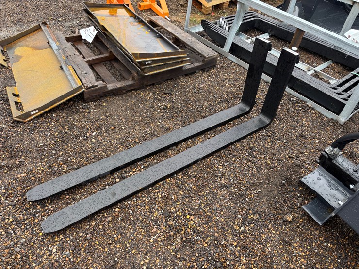 #19-•-60”-pallet-forks-image-1