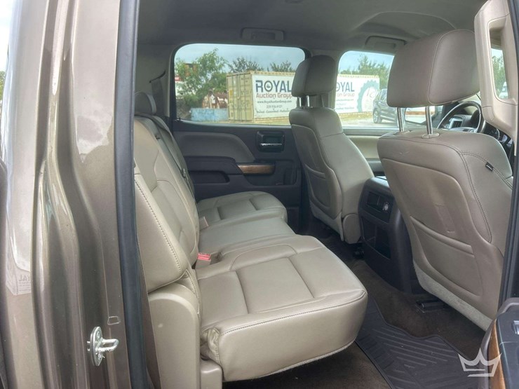 2014-chevrolet-silverado-4x4-crew-cab-pickup-truck-image-16