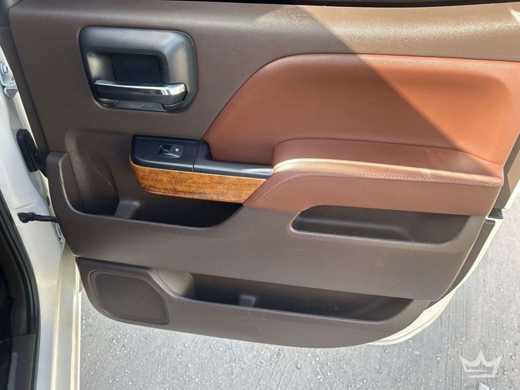 2014-chevrolet-silverado-1500-high-country-image-23