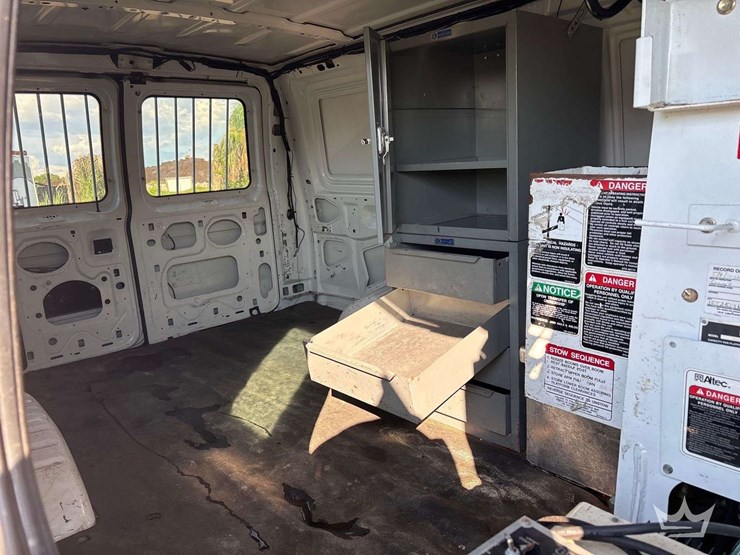 2008-ford-e350-image-25