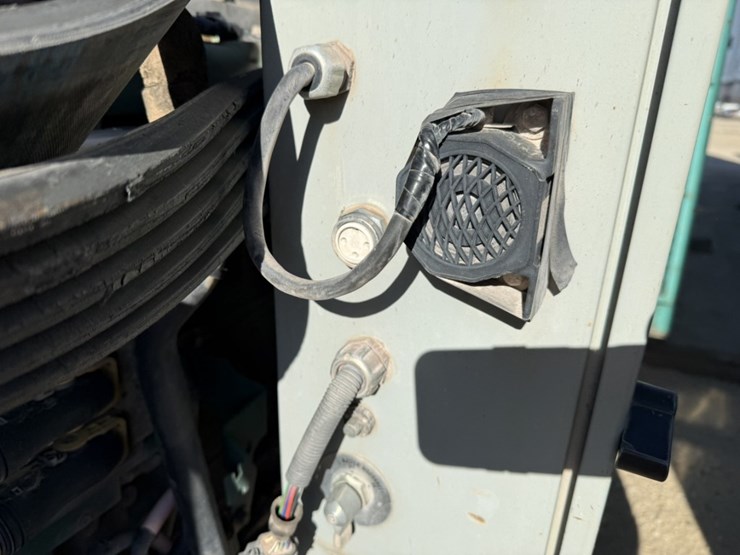 #1915-•-volvo-penta-twin-disc-pto-generator-image-13