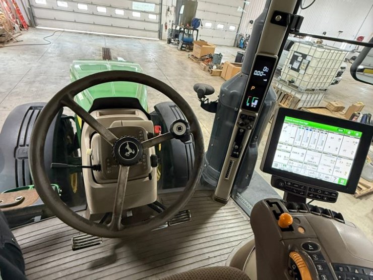 2016-john-deere-8245r-image-24