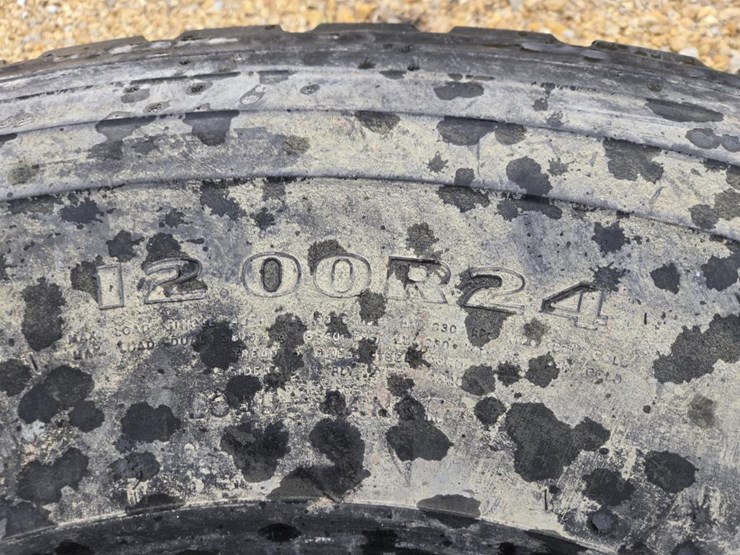 #5921-•-goodyear-12.00-r24-tire-image-4