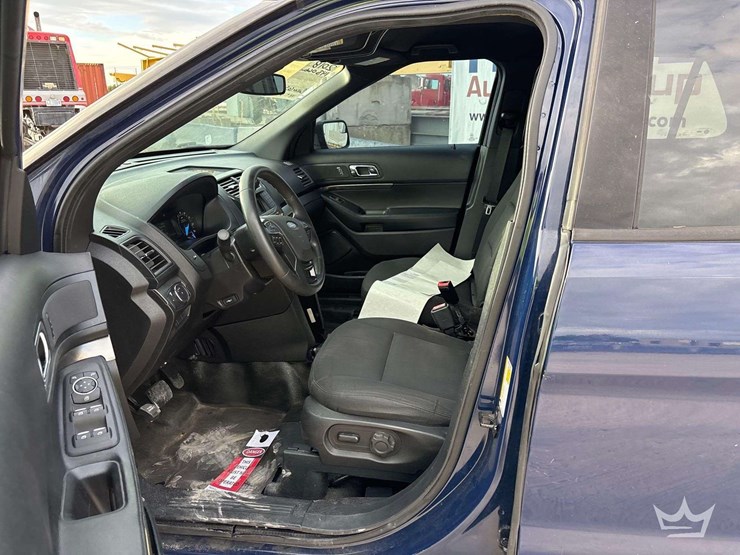 2018-ford-explorer-image-12