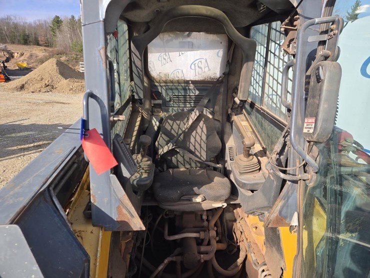 john-deere-329d-image-34