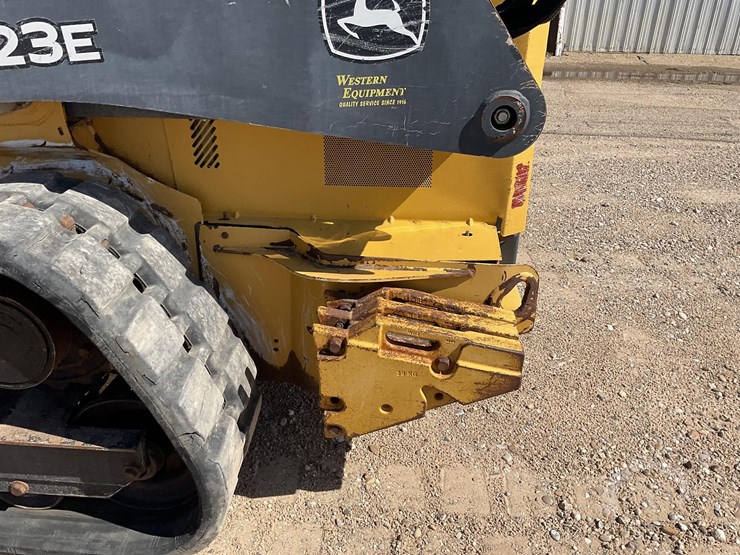 2015-deere-323e-image-10