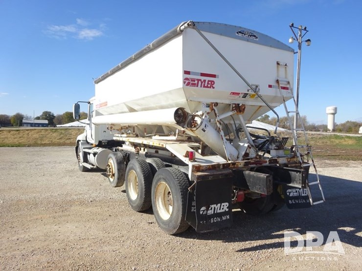 2004-mack-vision-dry-tender-truck-(pz14165,-unit-17539)-image-29