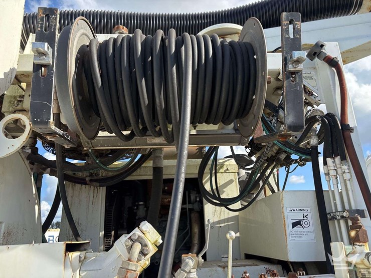 2009-international-7400-image-44