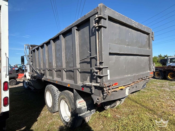 1998-volvo-vn-image-4