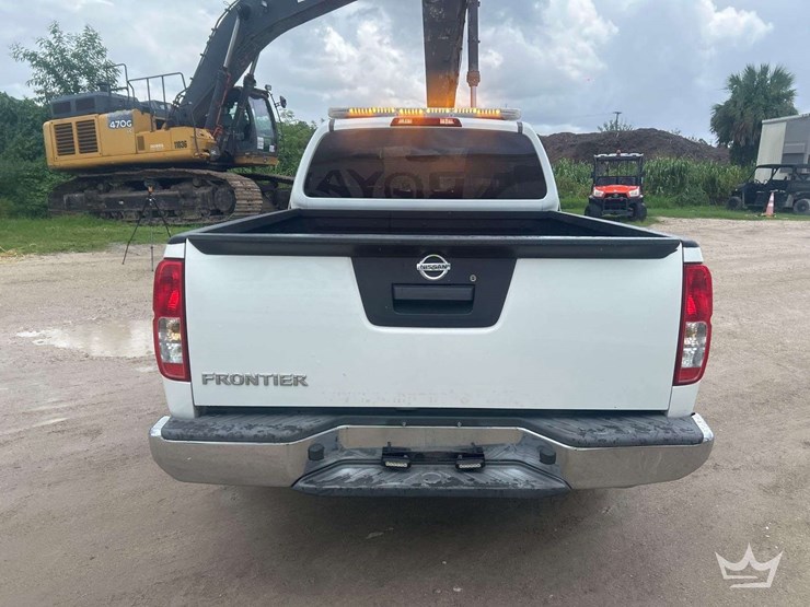 2016-nissan-frontier-image-18