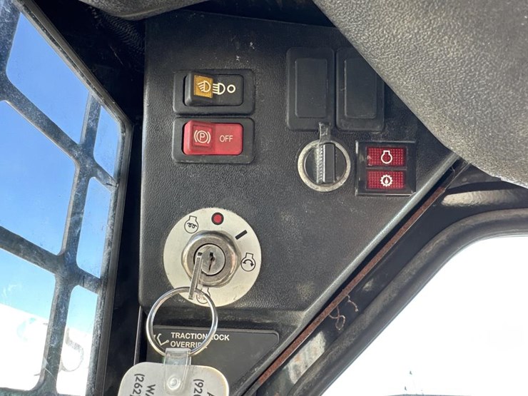 2015-bobcat-s70-image-27