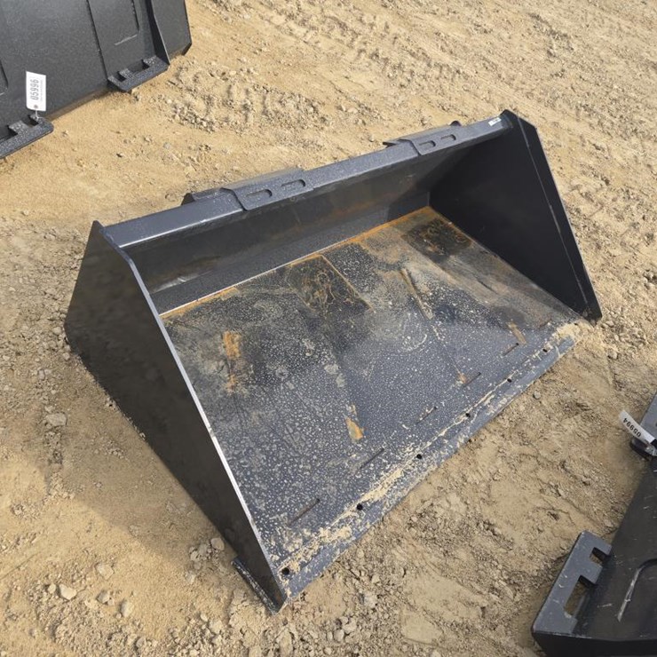 #5995 • NEW WOLVERINE TRACK DUTY 66" BUCKET LPB-11-66W