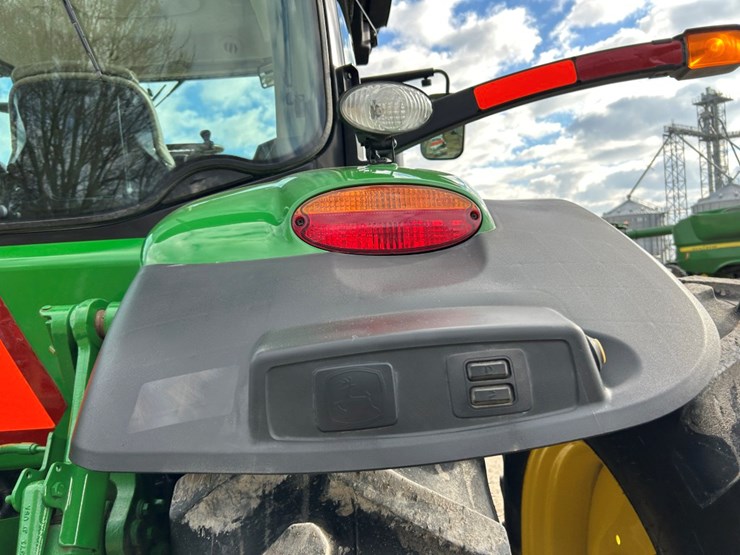 2014-john-deere-8270r-image-14