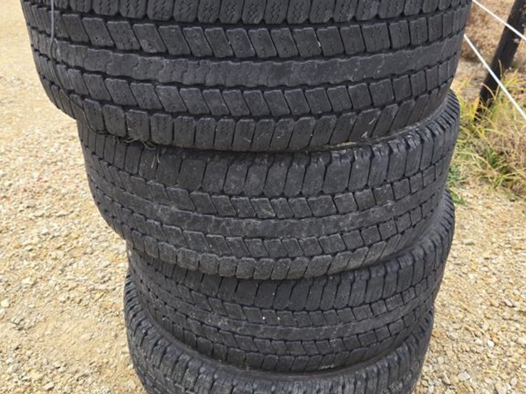 #5955-•-(4)-goodyear-wrangler-sr-a-lt265/60r20-tires-image-2