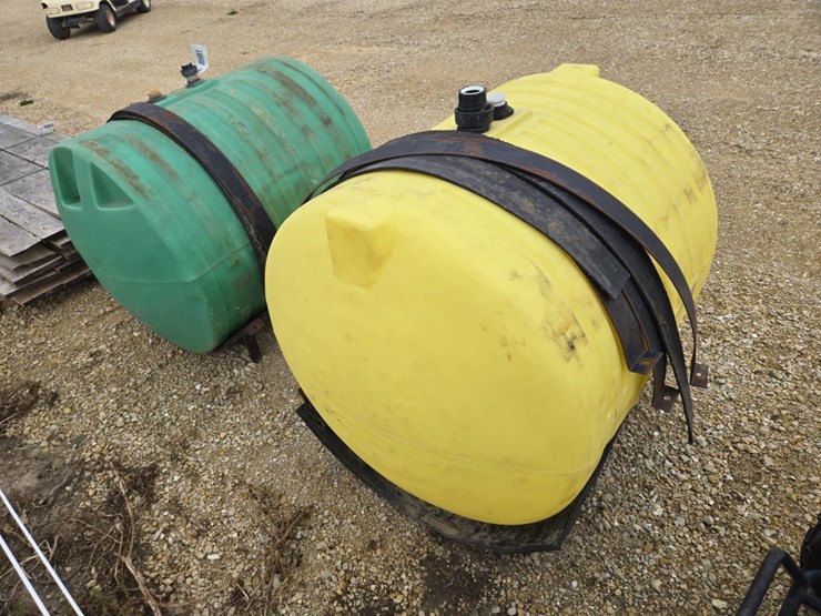 #5951-•-(2)-200-gallon-saddle-tanks-image-4