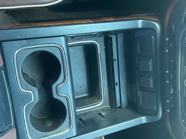 2014-chevrolet-silverado-1500-high-country-image-15