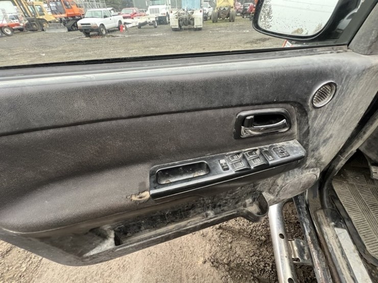 2012-chevrolet-colorado-lt-image-29