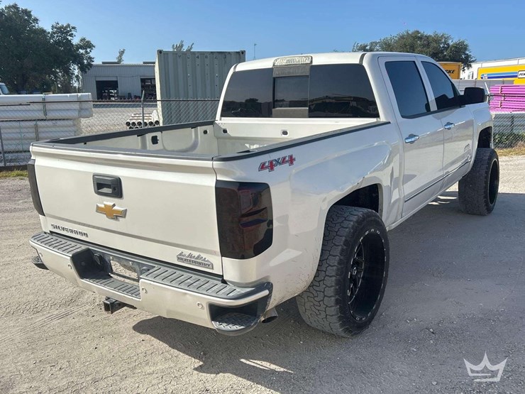 2014-chevrolet-silverado-1500-high-country-image-3